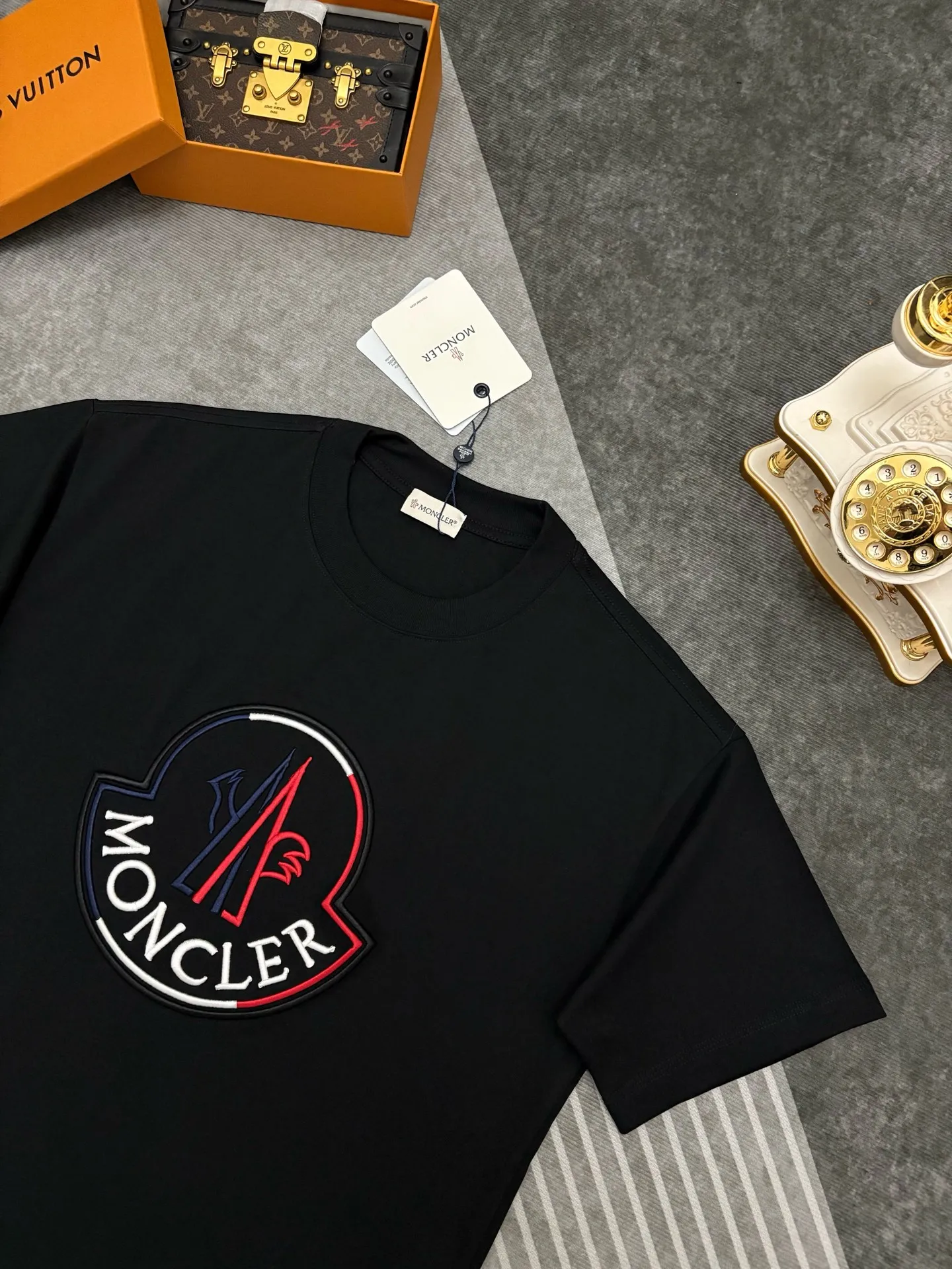 P135💰 MONCLER T 【 Moncler ， 】 New Arrival ， Premium Versatile ， Same Style MONCLER ， T ， ， ， ！ ， ， ， ， ， ， ， ！！ 300 ， ， 。 ， 。 ， ， ！！ Sizes：S、M、L、XL、XXL